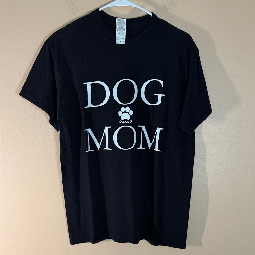 PAWZ Black 'Dog Mom' Graphic Tee with Paw Print